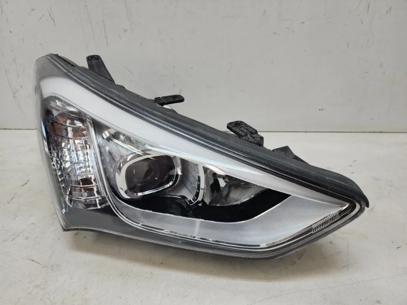 Фара Hyundai Santa Fe 2012-2015 3