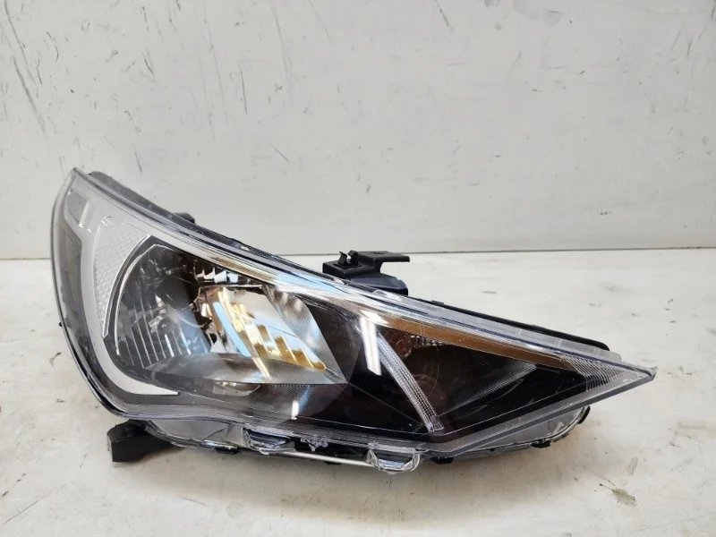 Фара Hyundai Solaris 2020-2023