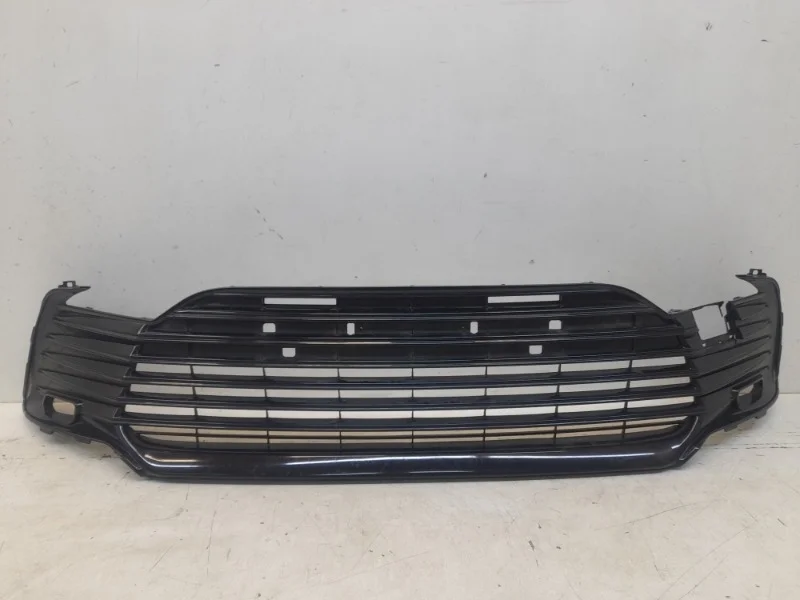 Решетка бампера Toyota Camry 2021-2023 XV70