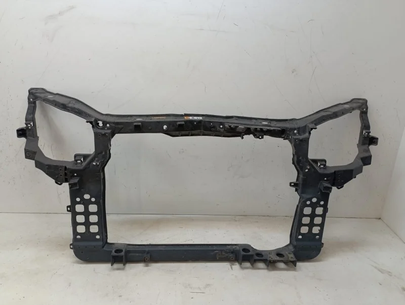 Панель передняя (телевизор) Kia Sorento 2012--2018