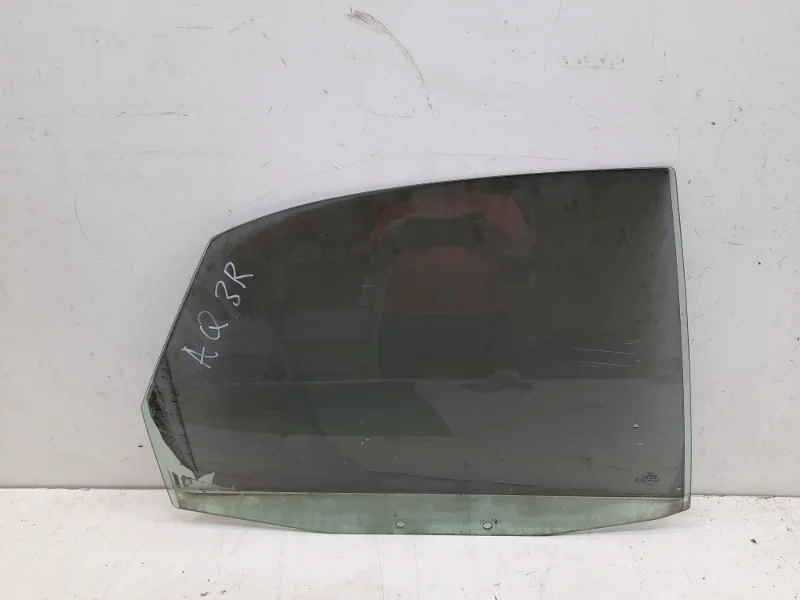 Стекло двери AUDI A6 2000-2005 C5