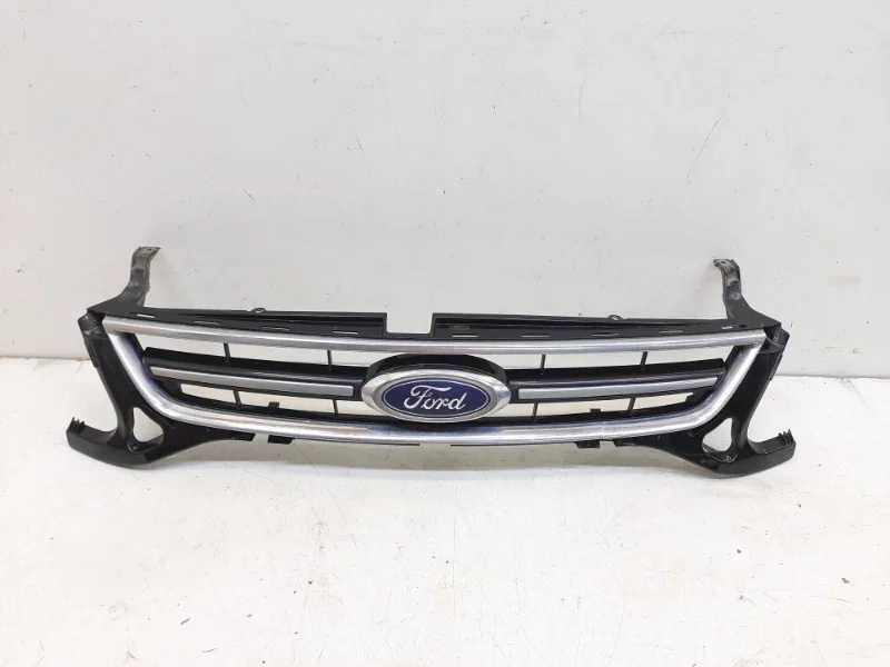 Решетка радиатора Ford Mondeo 2010-2014