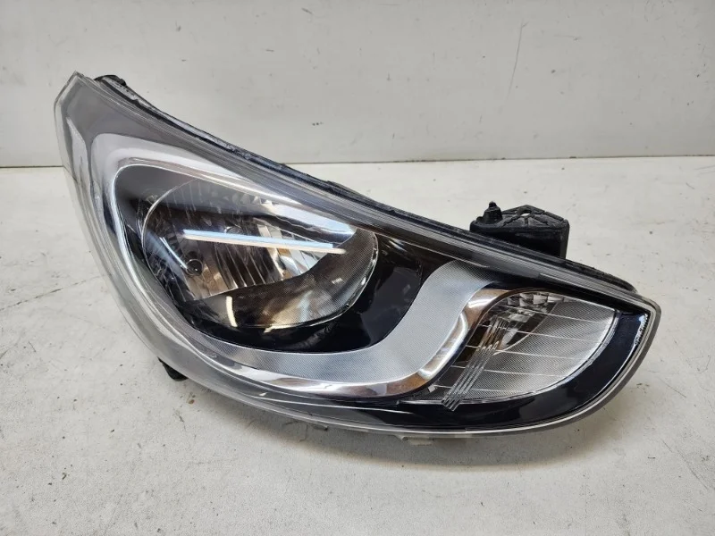 Фара Hyundai Solaris До рестайлинг 1