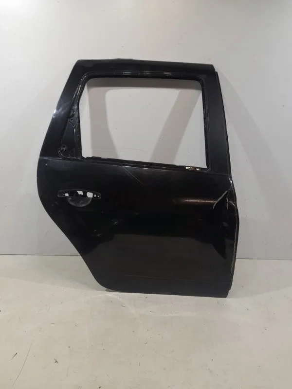 Дверь Renault Duster 2010-