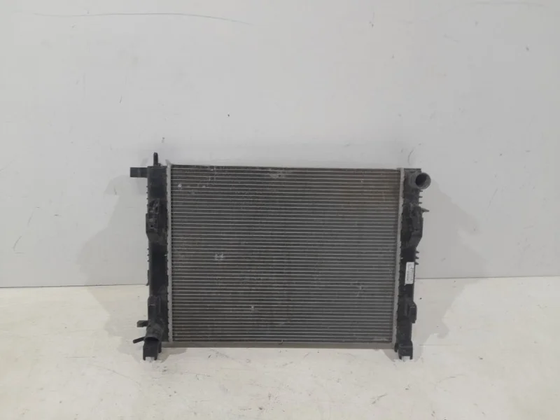 Радиатор охлаждения Renault Duster 2010-