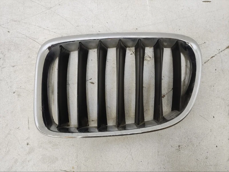 Решетка радиатора BMW X1 2009-2012 E84