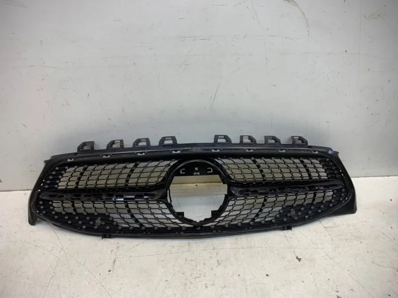 Решетка радиатора Mercedes-Benz CLA 2018-2023 W118