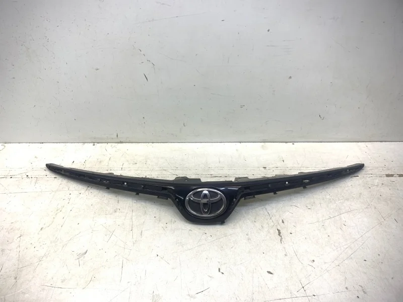 Решетка радиатора Toyota Corolla 2018-2023 E210