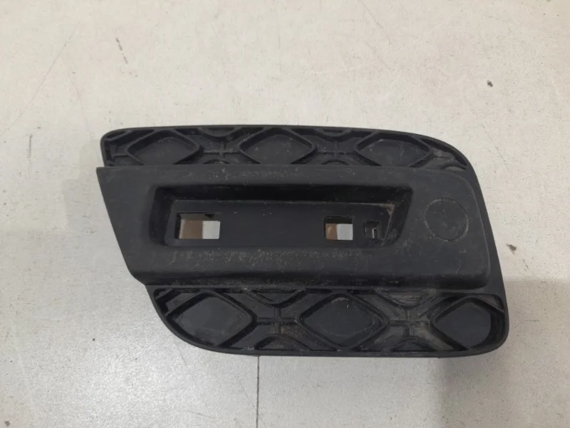 Накладка бампера Renault Sandero Stepway 2019-