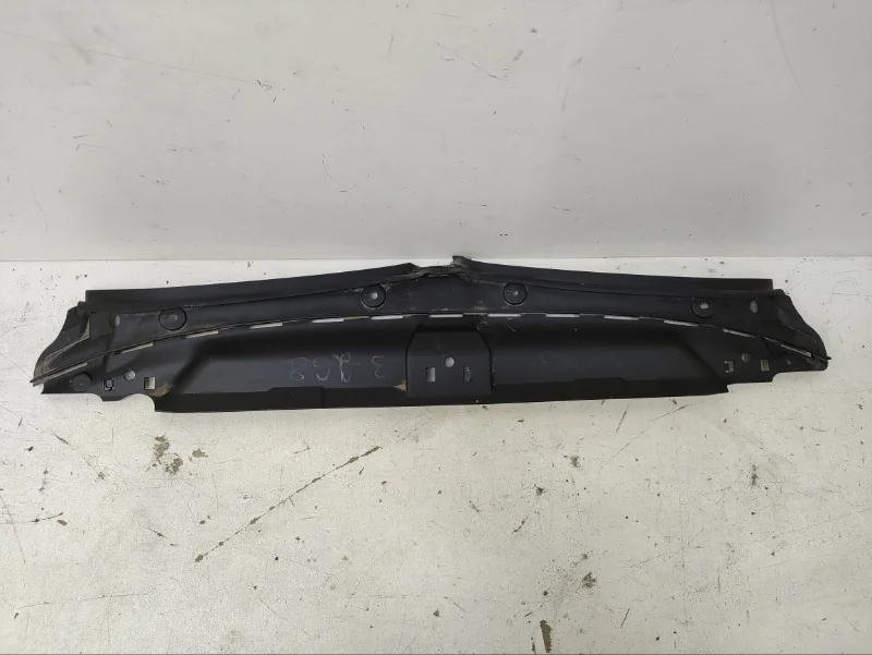 Накладка замка капота BMW 3er 2018- G20