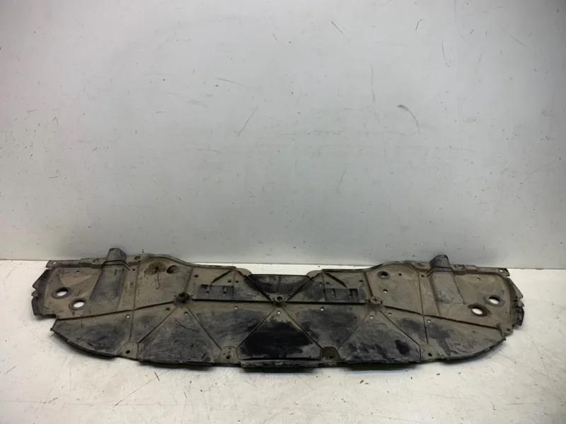 Пыльник бампера Toyota Camry 2017-2023 70