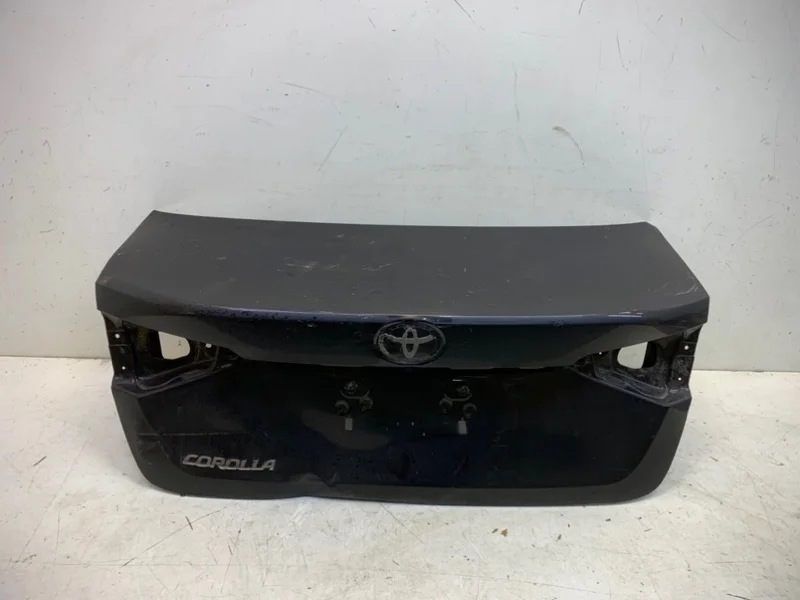 Крышка багажника Toyota Corolla 2018-2022 E210