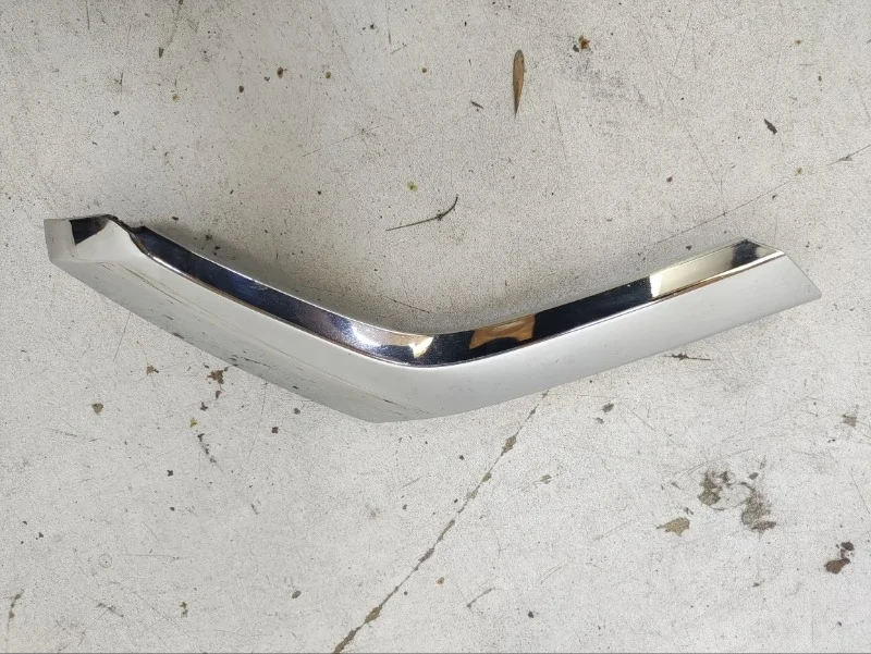 Молдинг бампера Mitsubishi Pajero Sport 2015- 3