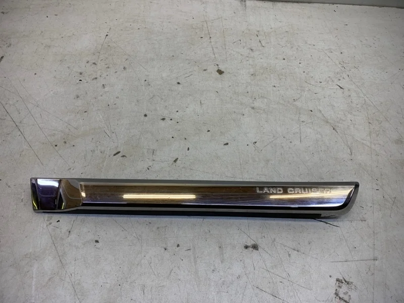 Молдинг двери Toyota Land Cruiser 2015-2021 200