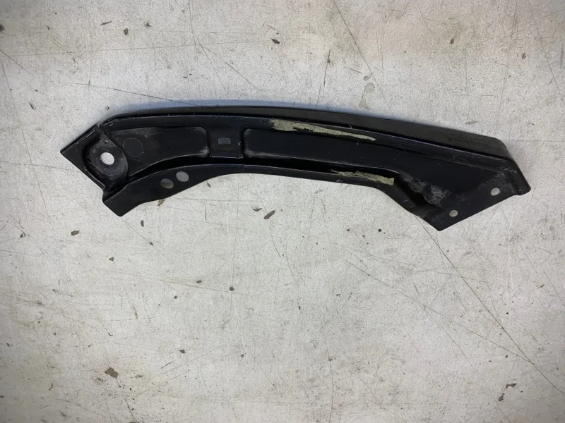 Кронштейн панели Skoda Rapid 2020-