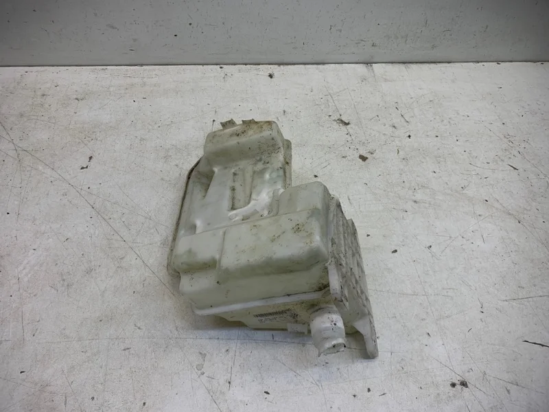 Бачок омывателя Skoda Octavia 2013-2017 A7