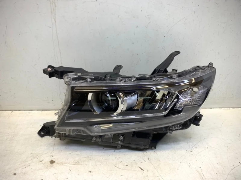 Фара Toyota Land Cruiser Prado 2020-2023 150
