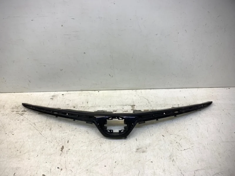 Решетка радиатора Toyota Corolla 2018-2023 E210