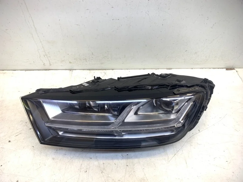 Фара AUDI Q7 2015-2020 4M