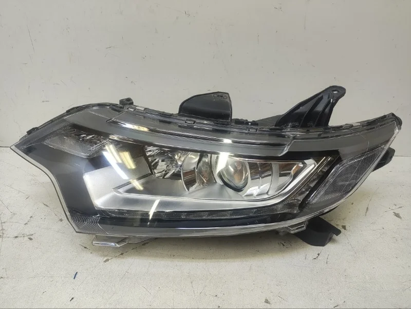 Фара Mitsubishi Outlander 2015- 3
