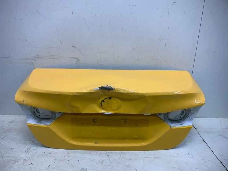 Крышка багажника Toyota Camry 2017-2023 70