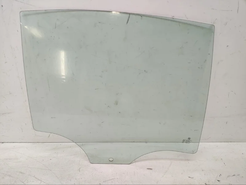 Стекло BMW 5er 2009-2017 F10