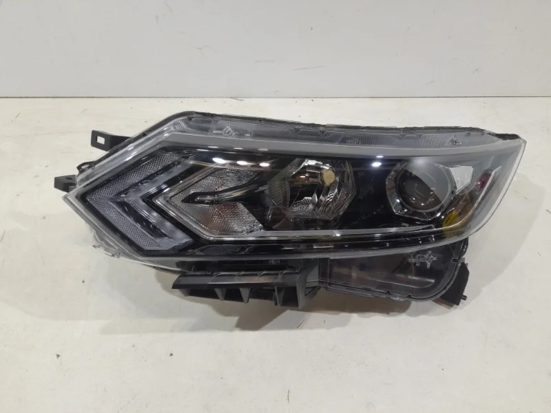 Фара Nissan Qashqai 2019- J11