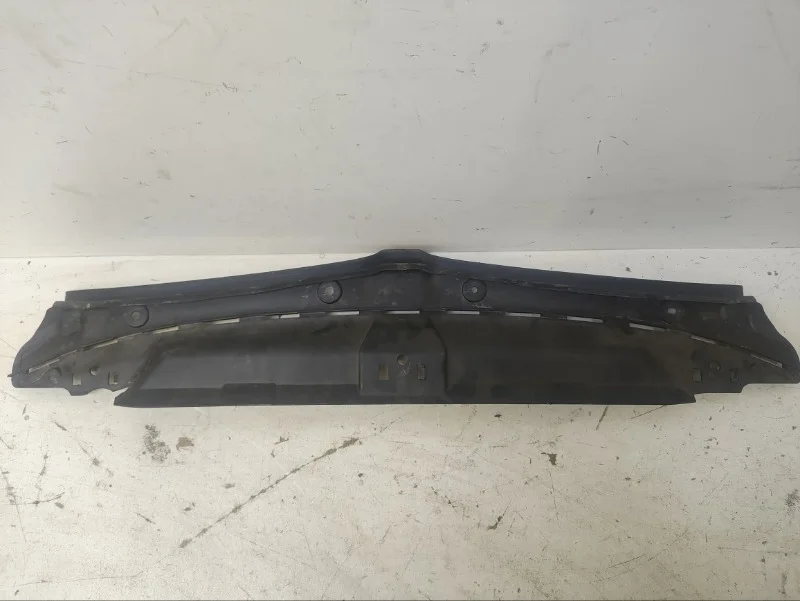 Накладка замка капота Bmw 3er 2018- G20