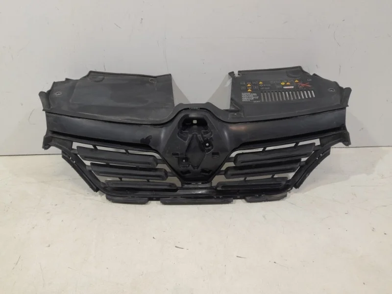 Решетка радиатора Renault Logan 2019-