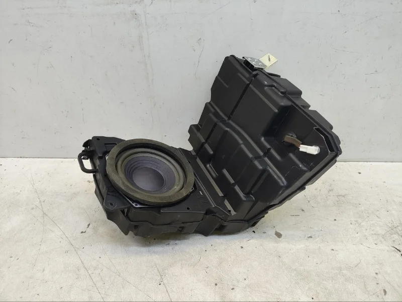 Сабвуфер Lexus RX200T 2016-2023 4