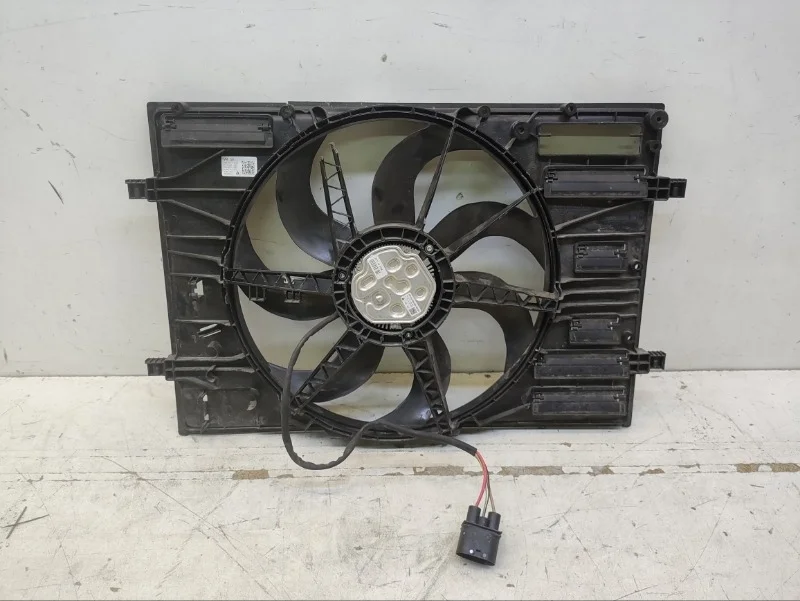 Диффузор с вентилятором Skoda Octavia 2017-2020 A7 FL