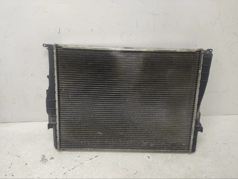 Радиатор охлаждения BMW 1er 2004-2011 E81