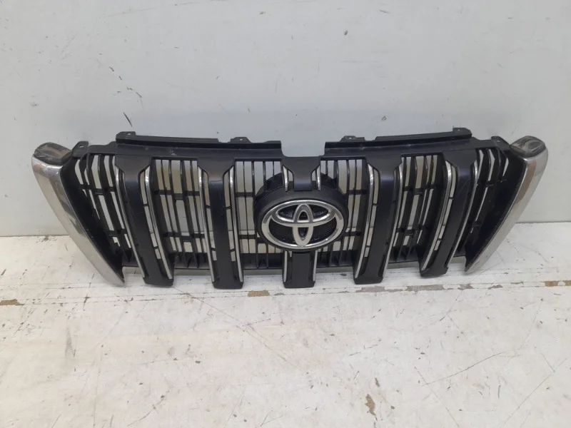 Решетка радиатора Toyota Land Cruiser Prado 2013-2017 150