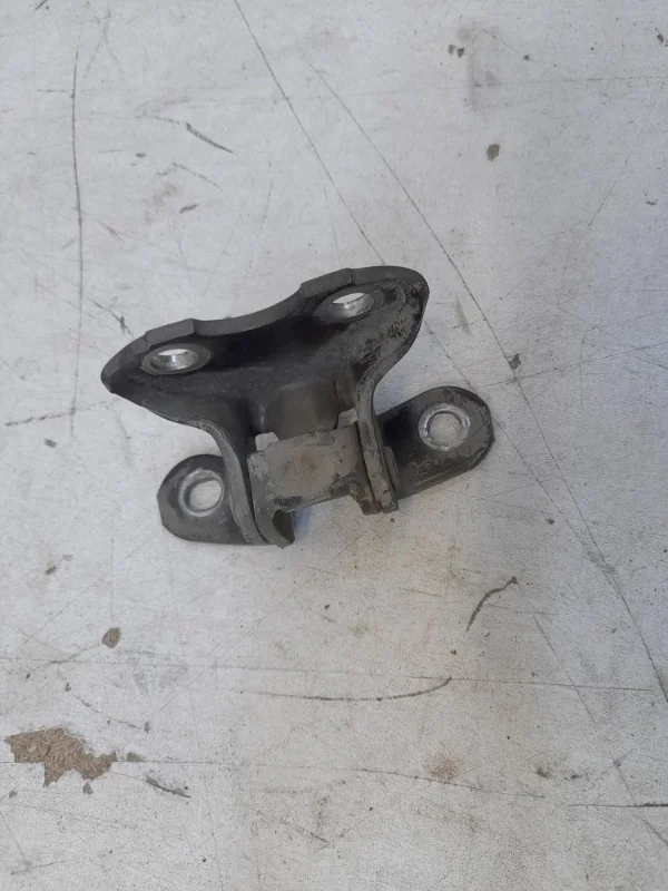 Петля двери Toyota Land Cruiser Prado 2009-2023 150