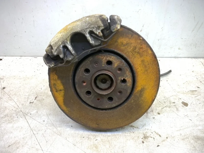 Кулак поворотный Skoda Rapid 2015