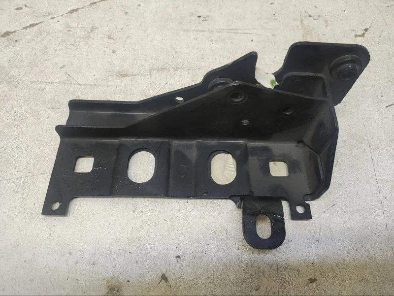 Кронштейн панели Land Rover Range Sport 2005-2009 L320