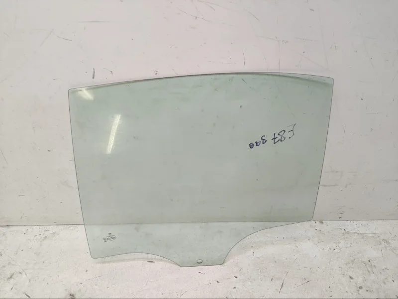 Стекло BMW 3er 2011- F30