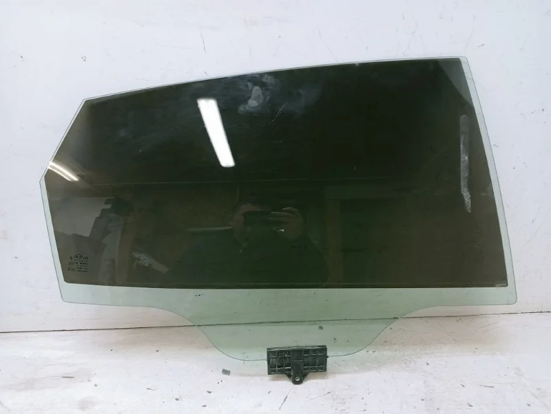 Стекло двери Kia Optima 2016-2020 4