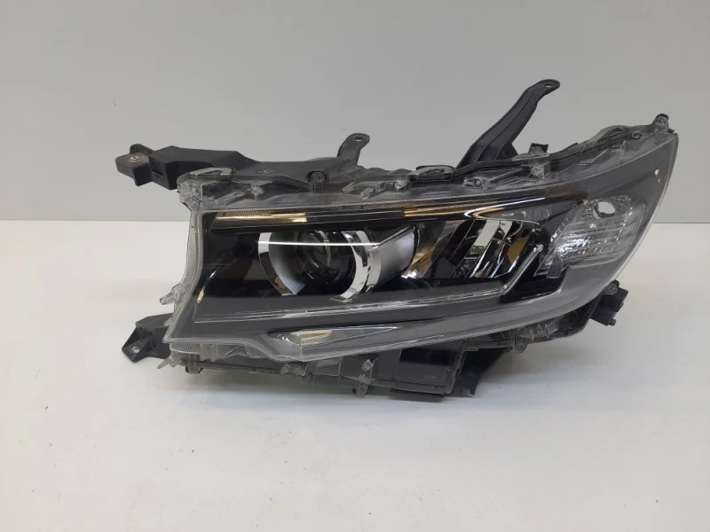 Фара Toyota Land Cruiser Prado 2017-2024 150