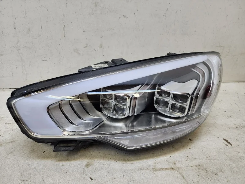 Фара Kia Quoris 2012-2018