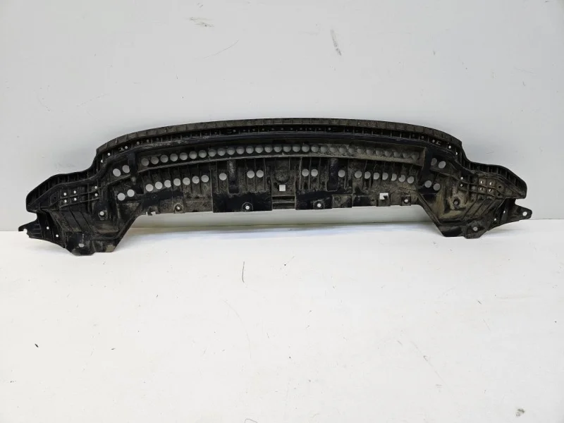 Пыльник бампера Toyota Corolla 2012-2019 E180