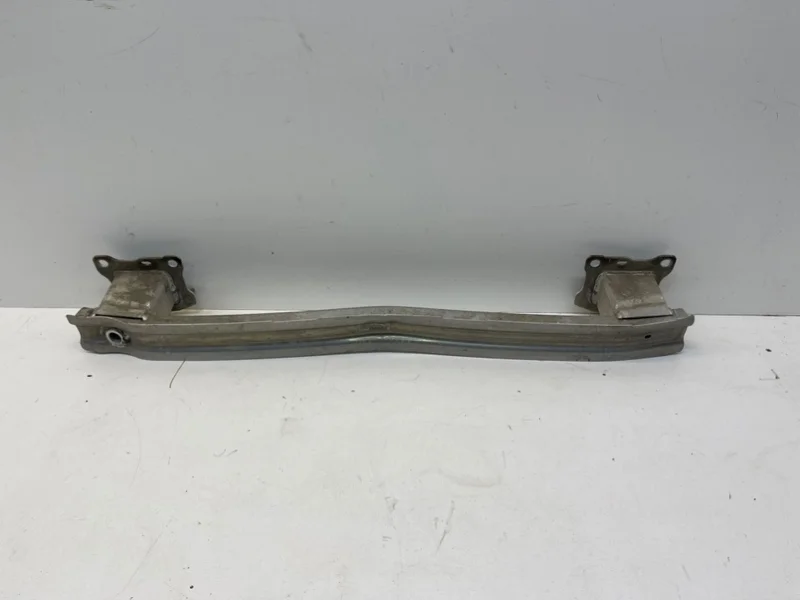 Усилитель бампера AUDI A4 2015-2020 B9