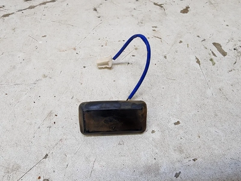 Кнопка крышки багажника Kia Optima 2010-2015 3