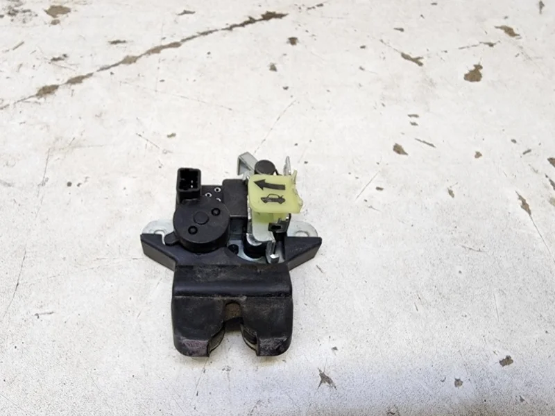 Замок крышки багажника Kia Optima 2010-2015 3