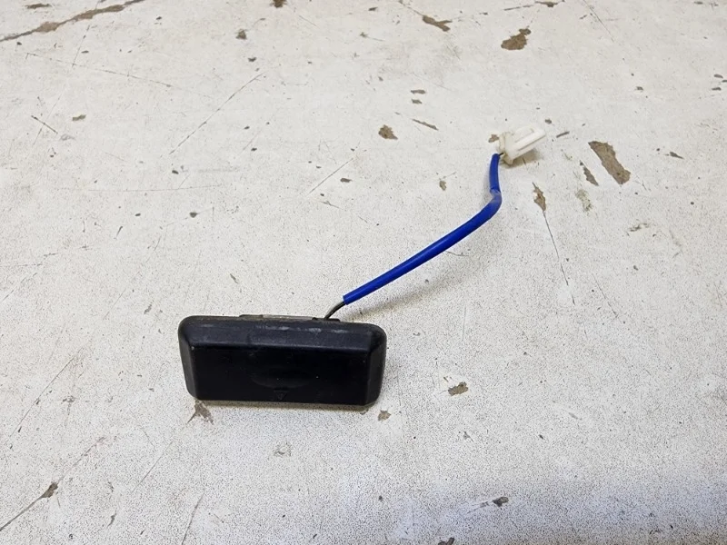 Кнопка крышки багажника Kia Optima 2010-2015 3