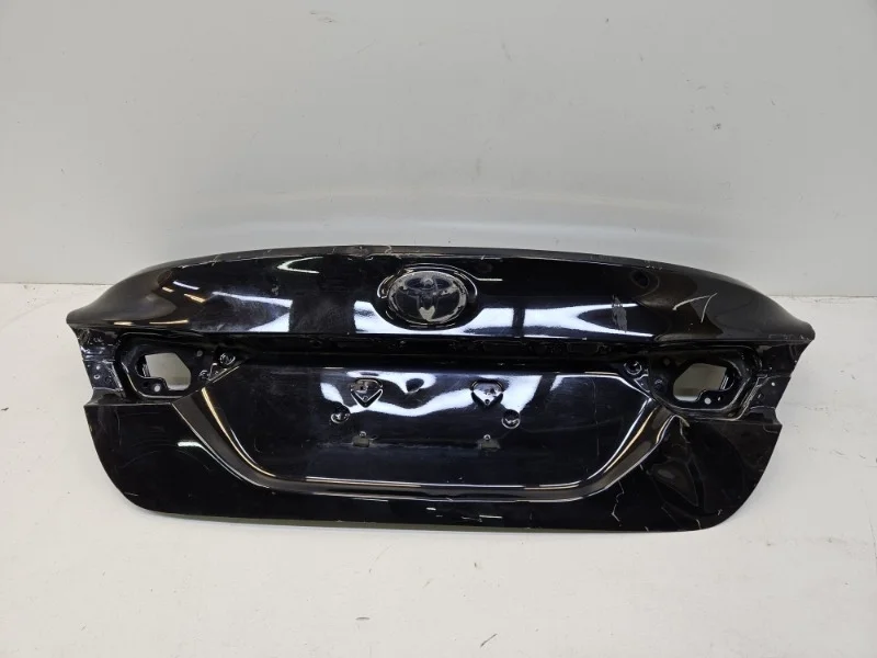 Крышка багажника Toyota Camry 2017-2024 70