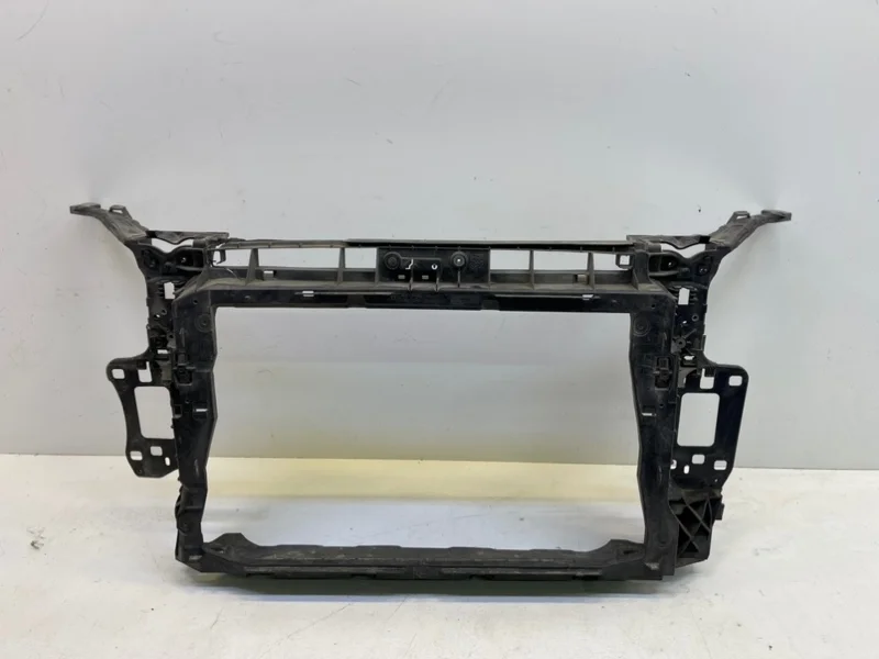 Панель передняя (телевизор) AUDI Q3 2018-2022 F3