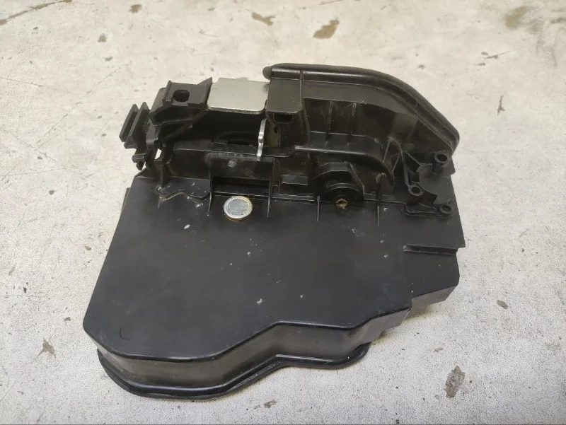 Замок двери BMW 5er 2009-2013 F10