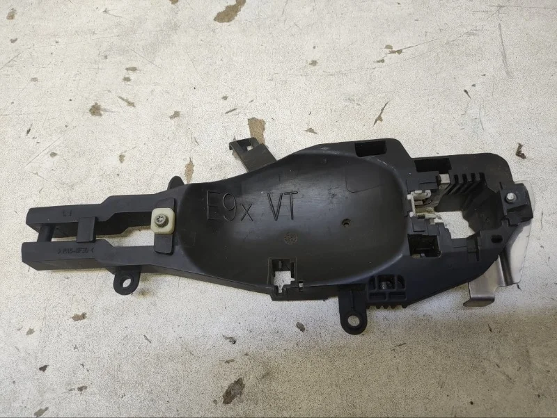 Кронштейн ручки двери BMW 3er 2005-2013 E90