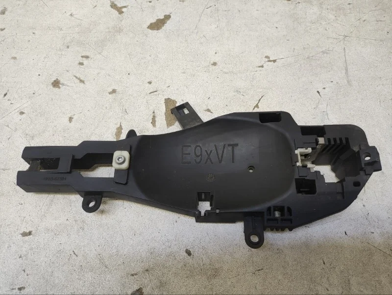 Кронштейн ручки двери BMW 3er 2005-2013 E90